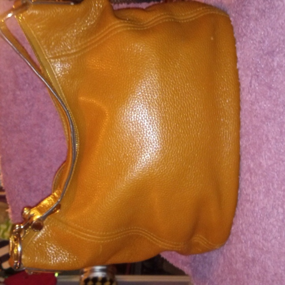 🚨 SOLD🚨Michael Kors pebble leather shoulder bag/ hobo bag and matching wallet - Picture 2 of 15